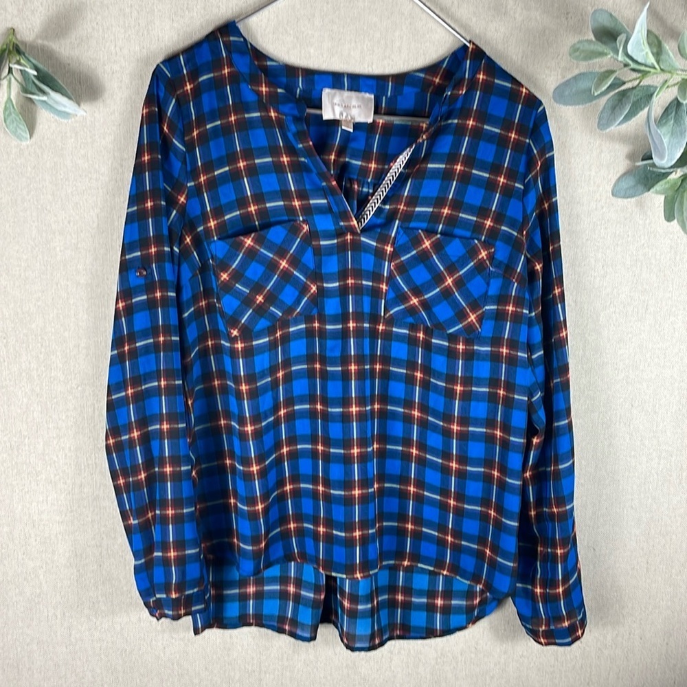 Skies are Blue > V Neck Plaid Blouse Small
